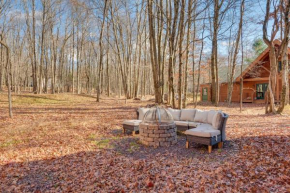 4 Mi to Skiing Cabin with Lake Access in Blakeslee